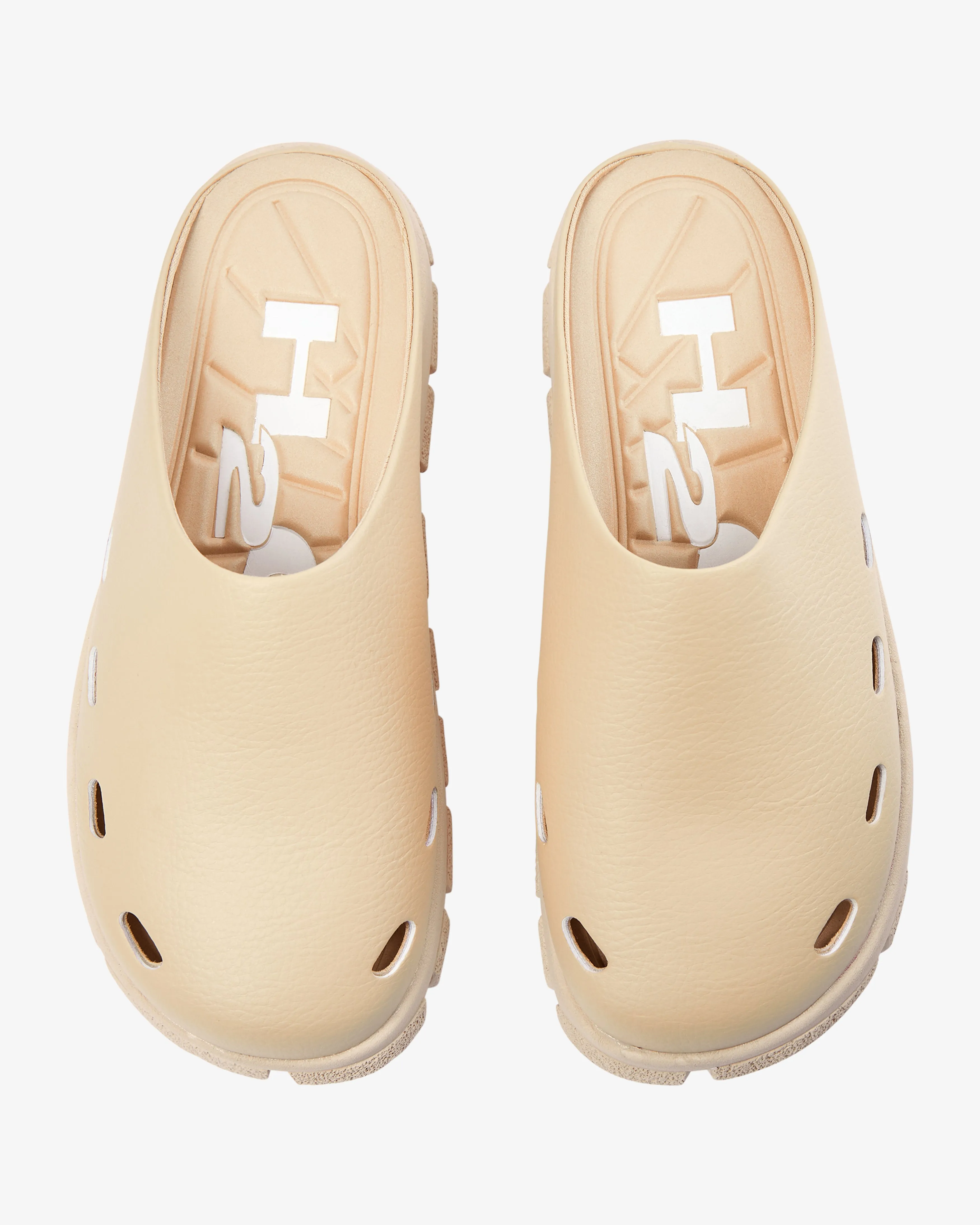 Trek Closed Sandal - Beige